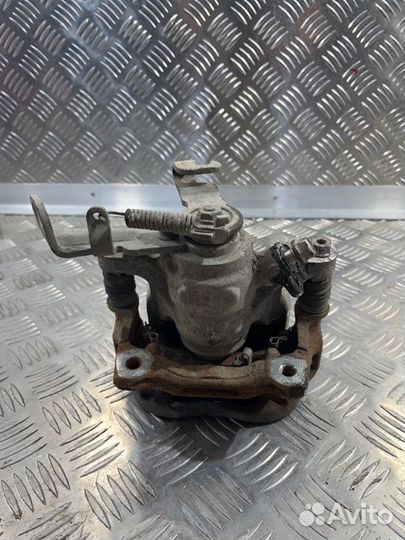 Суппорт задний правый Mazda 3 BM