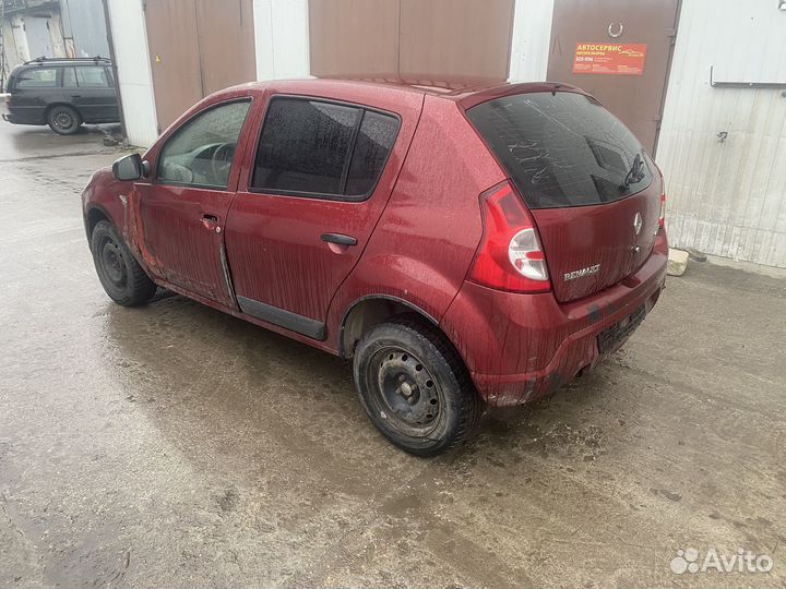 Запчасти на renault sandero