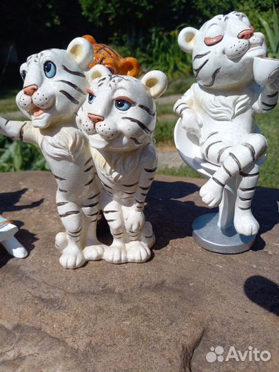 Керамические фигурки тигров