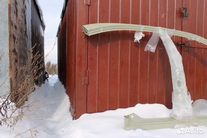 Часть боковины skoda