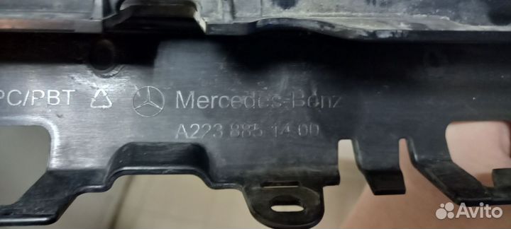 Кронштейн переднего бампера Mercedes S W223