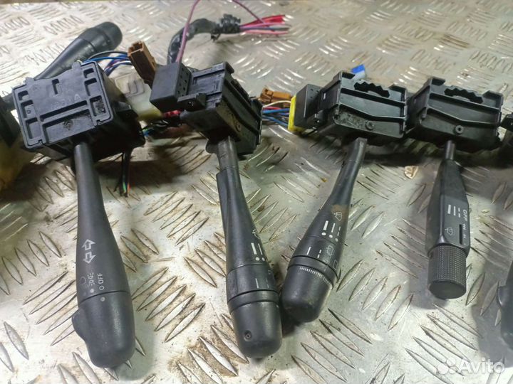 Подрулевой переключатель Nissan Terrano WD21