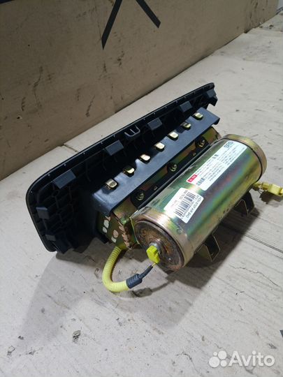 Подушка безопасности Honda Stepwgn RF3 левая