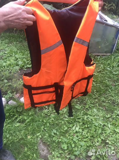 Спасательный жилет