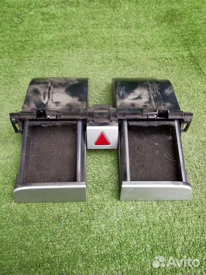 Volkswagen Passat B6 Центральный бардачок торпедо