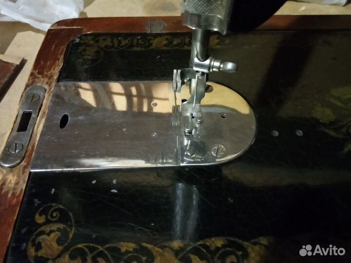 Швейная машина 