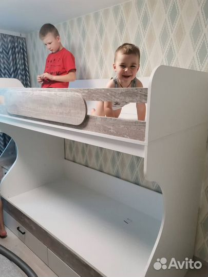 Двухъярусная кровать Гранд новая 90х190