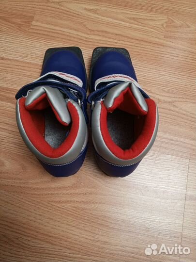 Ботинки лыжные