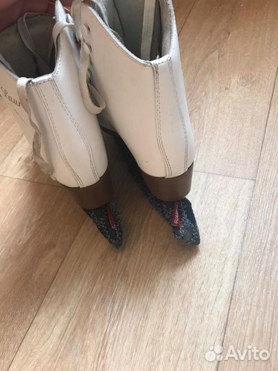 Коньки фигурные женские Botas Laura