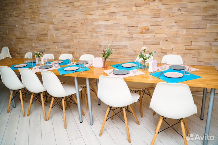 Лофт пространство для мероприятия. Аниматоры