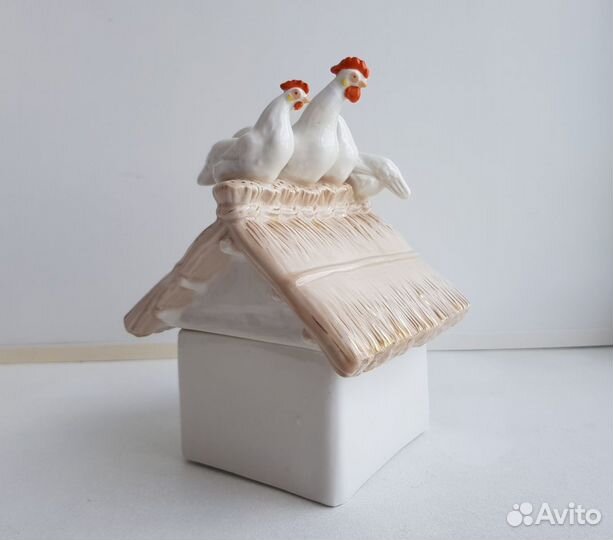 Статуэтка Шкатулка 