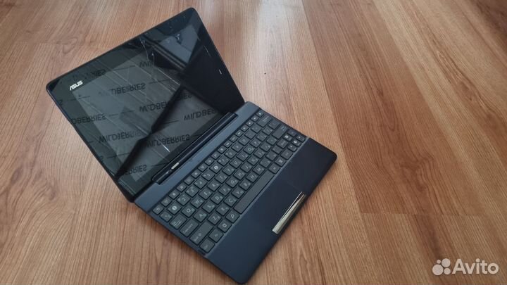 Планшет Asus Eee Pad Transformer TF101 и TF300