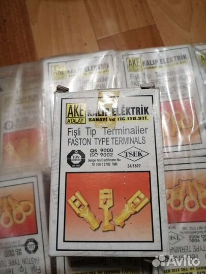 Вилочный наконечник, клемма