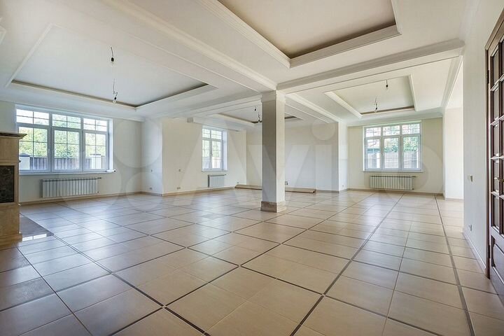 Дом 615 м² на участке 24,9 сот.