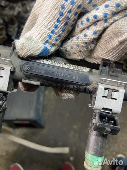 Топливная рампа с форсунками Ford Fusion 1,4