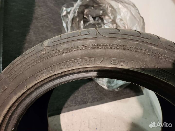 Dunlop SP Sport 9000 235/45 R17 93W