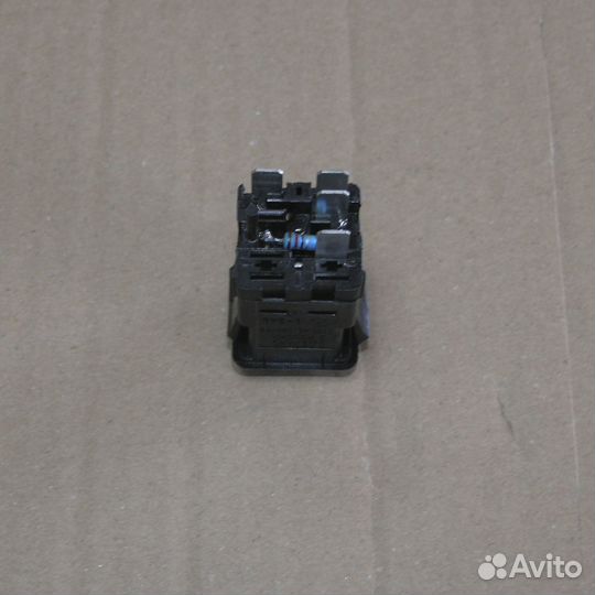 Выключатель кнопочный освещения салона 12-24V (4 к