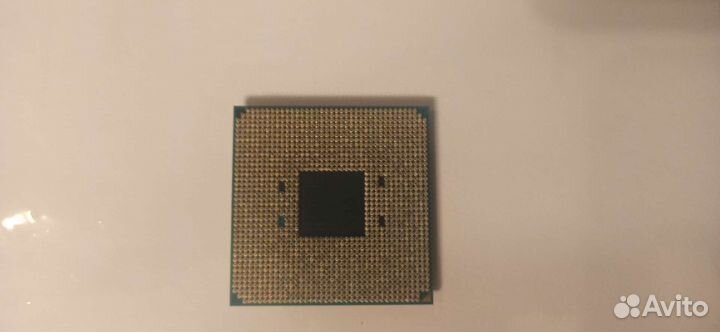 Процессор AMD Ryzen 3 2200G