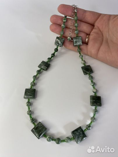 Зеленые бусы из камней серафинит агат 48 см