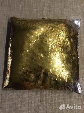 Подушка с пайетками. Новая