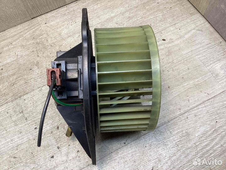 Моторчик печки Volvo 850