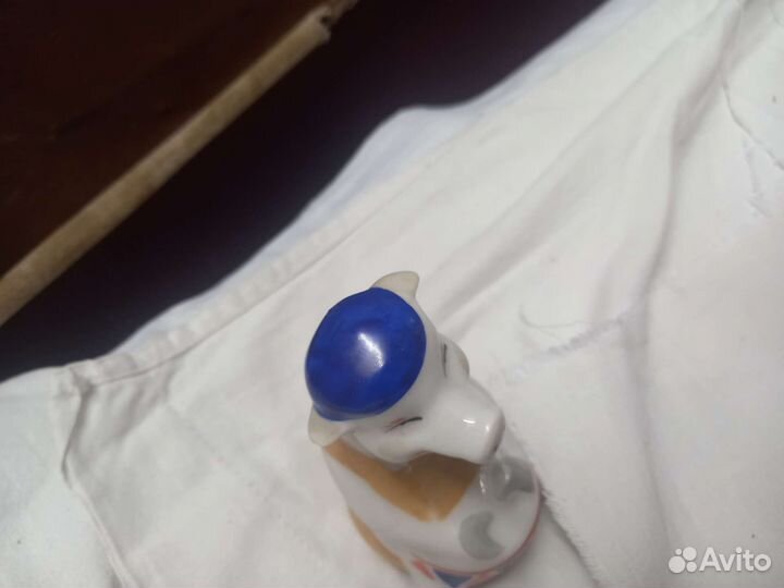 Свинья фарфоровая