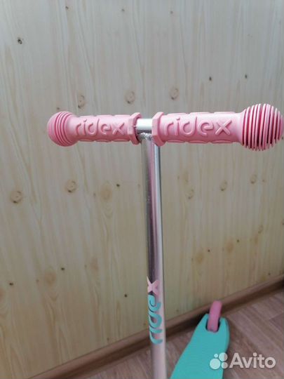 Самокат трехколесный для девочки