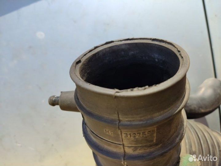 Гофра воздуховода Mitsubishi Carisma хетчбек 1.8