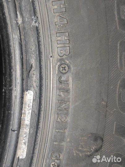 Bridgestone Blizzak Spike-01 215/65 R16