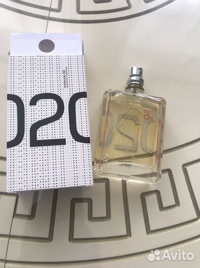 Eccentric molecule 02