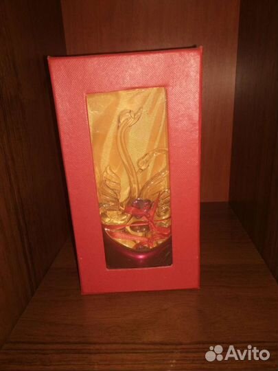 Лебеди статуэтка