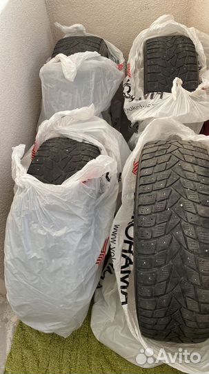 Dunlop SP Winter Ice 01 215/60 R16 99