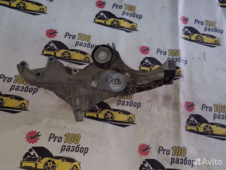 Renault logan кронштейн генератора