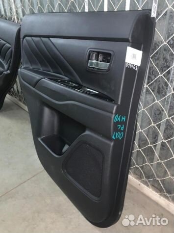 Обшивка задней левой двери Митсубиси Аут 3