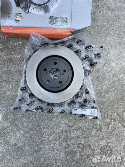 Продам диски передние тормозные