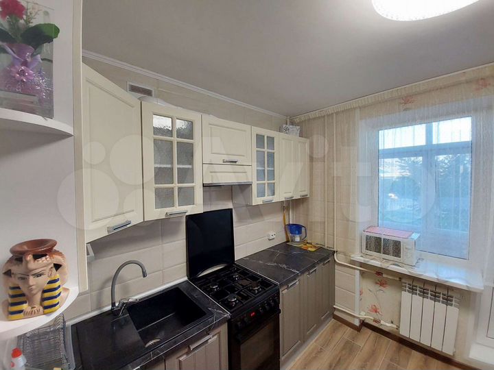 2-к. квартира, 57 м², 2/5 эт.