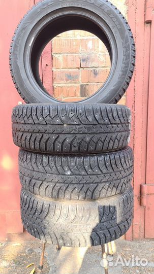 Bridgestone Ice Cruiser 7000 16/180 R16