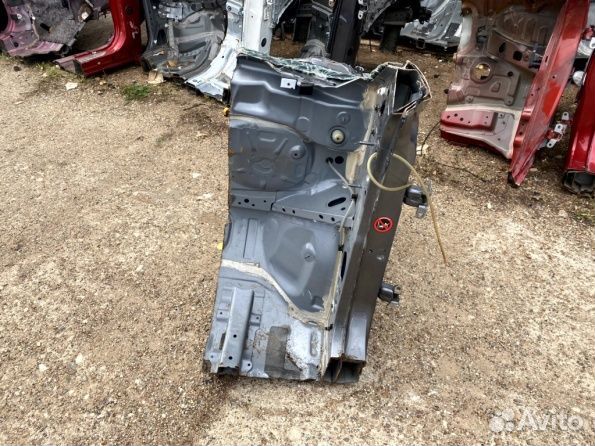 Nissan X-Trail T32 четверть передняя