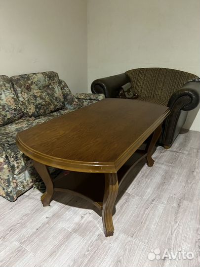 Журнальный столик