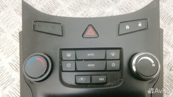 Блок управления печки и климат-контроля chevrolet