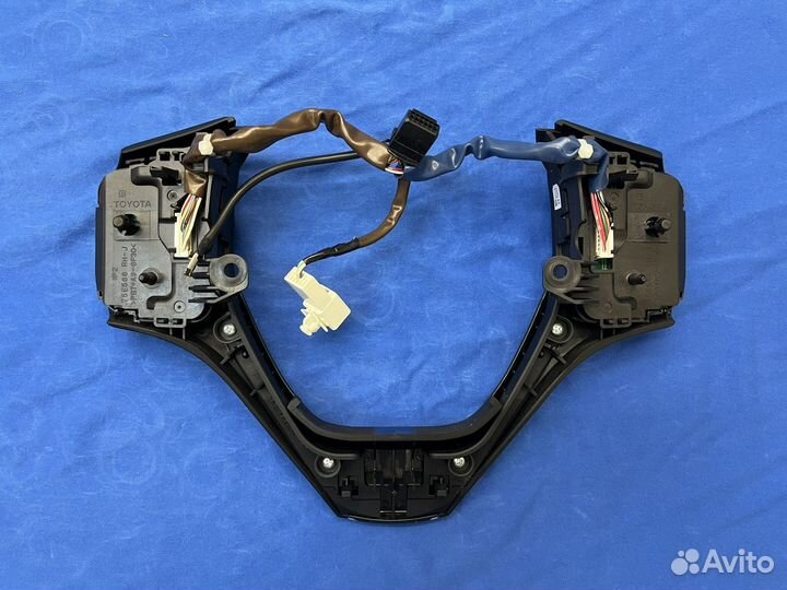 Кнопки мультируля Toyota