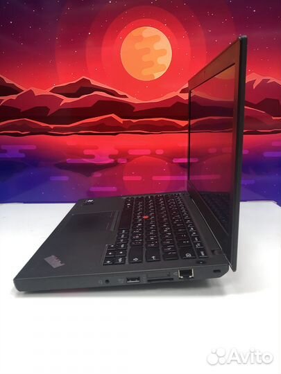 Компактный Lenovo 12.5