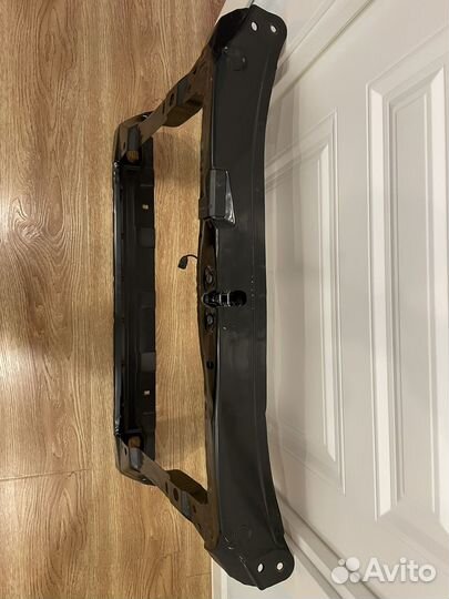 Панель радиаторов (телевизор) на Skoda Octavia A5