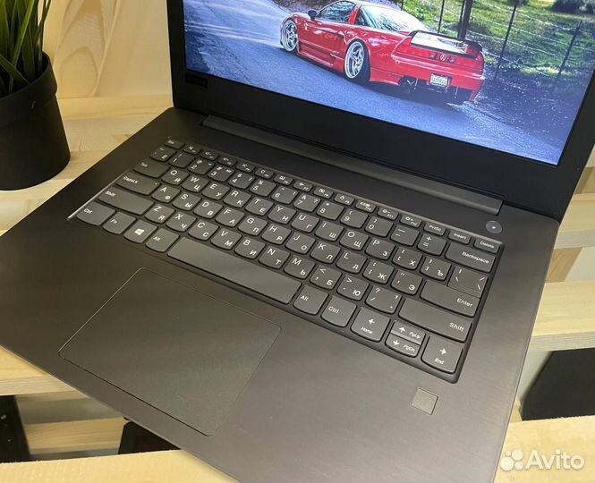 Ультрабук Lenovo FHD i3-8130U/8Gb ram/SSD