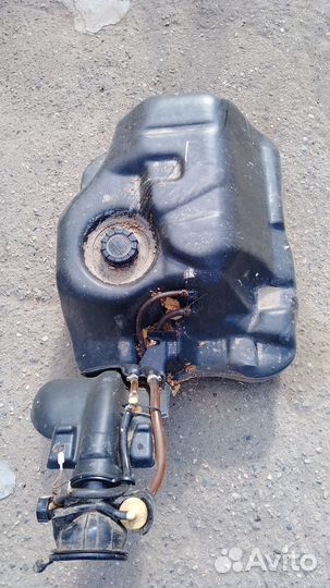 Бензобак на Passat b3