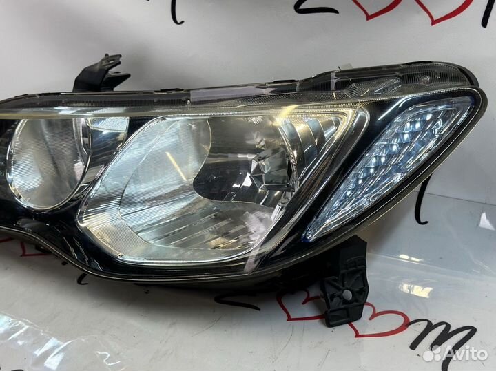 Фара honda civic 4D левая ксенон