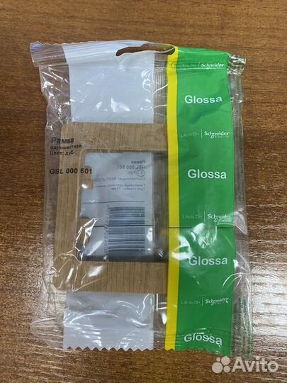 Рамка для розетки одноместная Glossa 000501