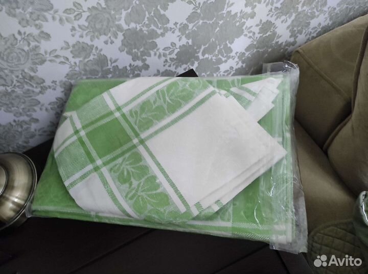 Скатерть льняная с салфетками