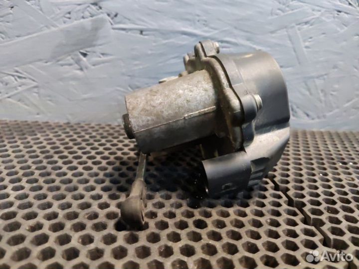 Механизм изменения геометрии впускного коллектора