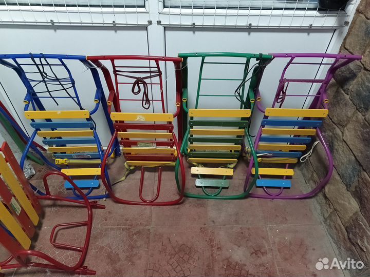 Детские санки с колесами и ручкой